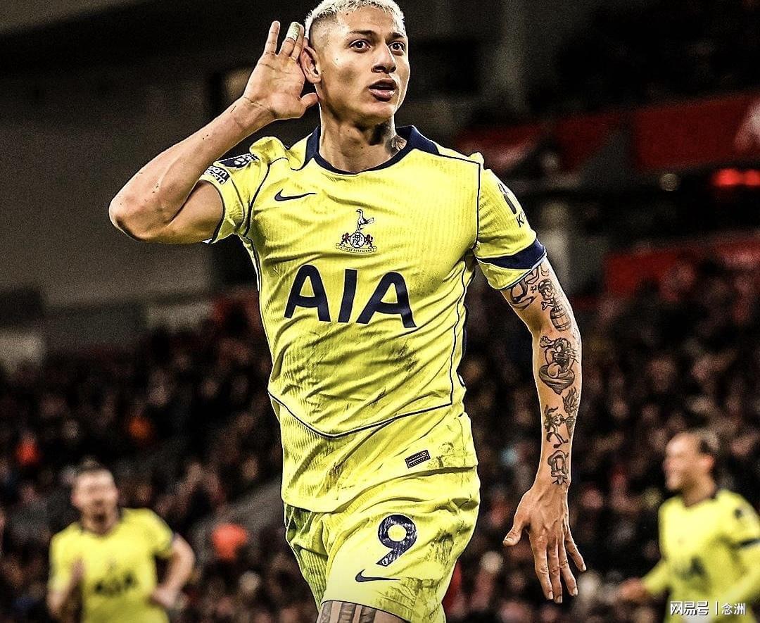 开运体育手机APP下载-足坛一夜动态：利物浦1-1热刺！曼联3-1维拉 巴萨5-2飞翼戴帽