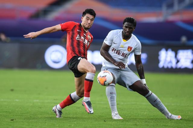 开运体育手机APP下载-追踪石柯N×24小时：生日夜挥别上海 回娘家谈新约