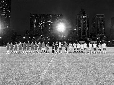 开运在线赛事平台-广州代表队完成首次实战演练|足球|广州体育学院队|信息时报|粤超联赛|球员_新浪体育_新浪新闻